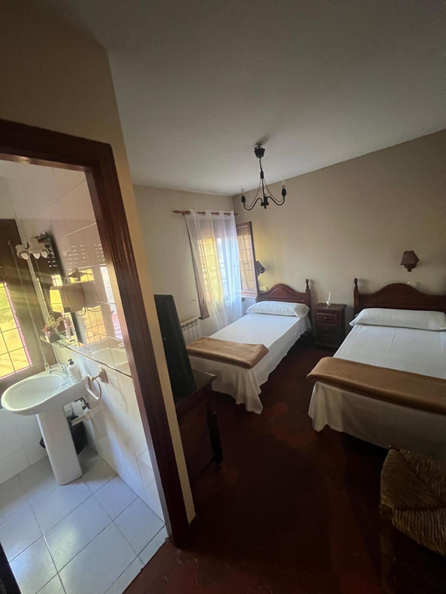 Hostal Sabor Fusion Otel La Pradera de Navalhorno Dış mekan fotoğraf